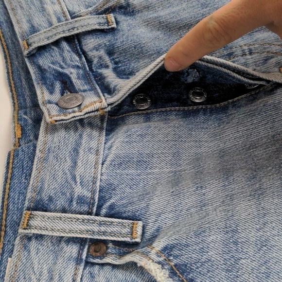 Levi's 501 cutoff distressed jean denim short - Picture 7 of 12